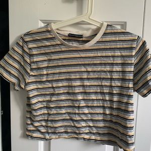 Brandy Melville cropped Tee